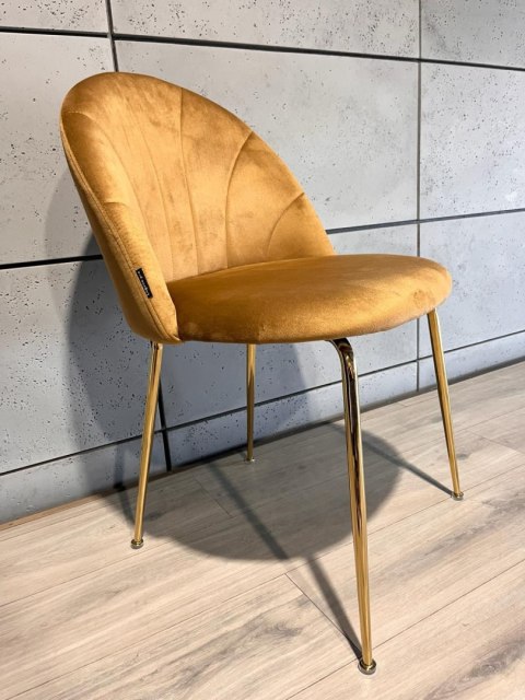 Krzesło tapicerowane CAMILA TRUFLE VELVET GOLD Krzesło tapicerowane CAMILA TRUFLE VELVET GOLD