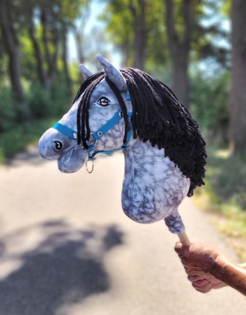 Hobby Horse Duży koń na kiju Premium - siwek jabłkowity z czarną grzywą A3 Hobby Horse Duży koń na kiju Premium - siwek jabłkowity z czarną grzywą A3