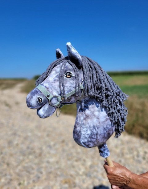 Hobby Horse Duży koń na kiju Premium - siwek jabłkowity z siwą grzywą A3 Hobby Horse Duży koń na kiju Premium - siwek jabłkowity z siwą grzywą A3