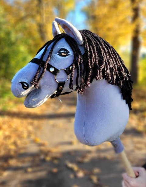 Hobby Horse Duży koń na kiju Premium - siwy IV A3 Hobby Horse Duży koń na kiju Premium - siwy IV A3