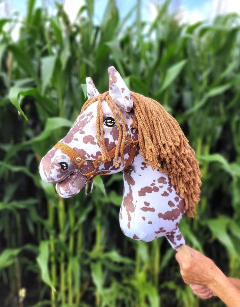 Hobby Horse Duży koń na kiju Premium - tarantowaty biało-brązowy z brązową grzywą A3 Hobby Horse Duży koń na kiju Premium - tarantowaty biało-brązowy z brązową grzywą A3