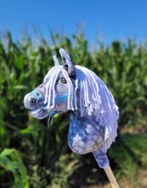 Hobby Horse Mały koń na kiju Premium - siwek jabłkowity z białą grzywą A4 Hobby Horse Mały koń na kiju Premium - siwek jabłkowity z białą grzywą A4
