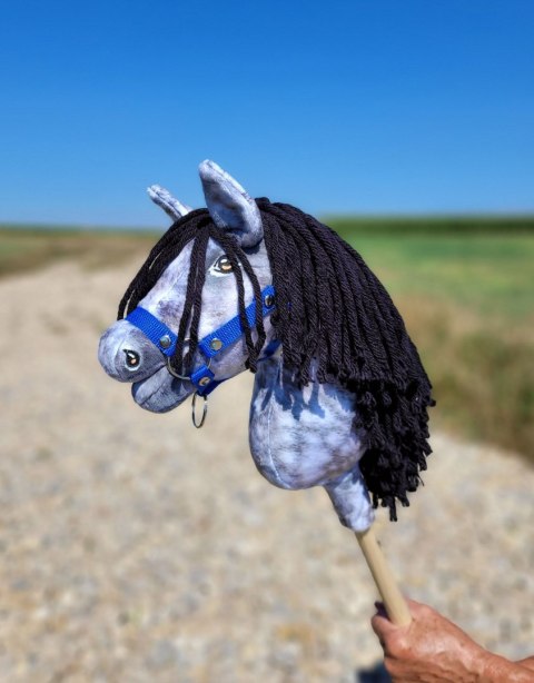 Hobby Horse Mały koń na kiju Premium - siwek jabłkowity z czarną grzywą A4 Hobby Horse Mały koń na kiju Premium - siwek jabłkowity z czarną grzywą A4