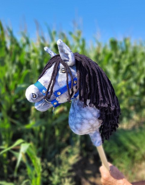 Hobby Horse Mały koń na kiju Premium - siwek jabłkowity z czarną grzywą A4 Hobby Horse Mały koń na kiju Premium - siwek jabłkowity z czarną grzywą A4