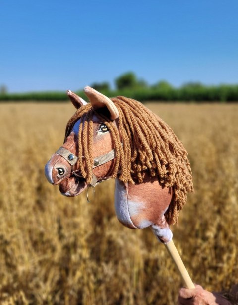 Hobby Horse Mały koń na kiju Premium - srokaty tobiano z brązową grzywą A4 Hobby Horse Mały koń na kiju Premium - srokaty tobiano z brązową grzywą A4