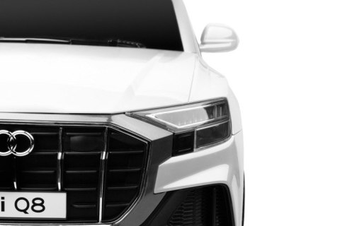 POJAZD AKUMULATOROWY AUDI RS Q8 WHITE POJAZD AKUMULATOROWY AUDI RS Q8 WHITE