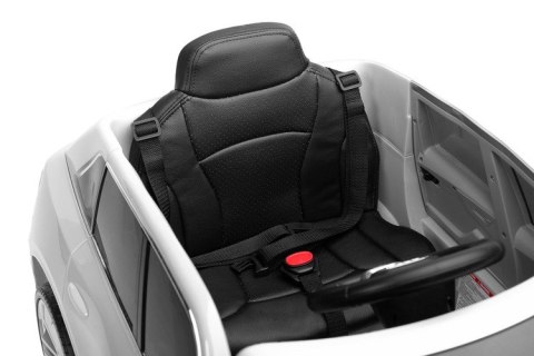 POJAZD AKUMULATOROWY AUDI RS Q8 WHITE POJAZD AKUMULATOROWY AUDI RS Q8 WHITE