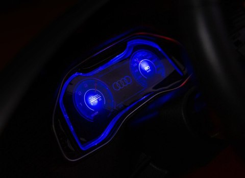 POJAZD AKUMULATOROWY AUDI RS Q8 WHITE POJAZD AKUMULATOROWY AUDI RS Q8 WHITE