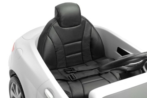 POJAZD AKUMULATOROWY MERCEDES AMG S63 WHITE POJAZD AKUMULATOROWY MERCEDES AMG S63 WHITE