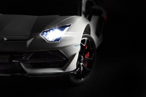 POJAZD NA AKU. LAMBORGHINI WHITE POJAZD NA AKU. LAMBORGHINI WHITE