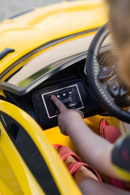 POJAZD NA AKU. LAMBORGHINI YELLOW