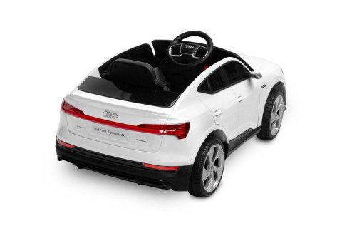 POJAZD NA AKUMULATOR AUDI ETRON SPORTBACK WHITE POJAZD NA AKUMULATOR AUDI ETRON SPORTBACK WHITE