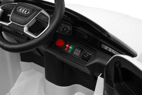 POJAZD NA AKUMULATOR AUDI ETRON SPORTBACK WHITE POJAZD NA AKUMULATOR AUDI ETRON SPORTBACK WHITE