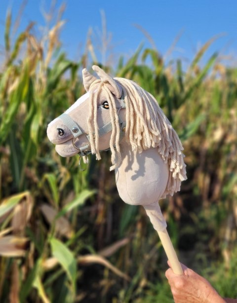 Hobby Horse Mały koń na kiju Premium - cremello A4 Hobby Horse Mały koń na kiju Premium - cremello A4