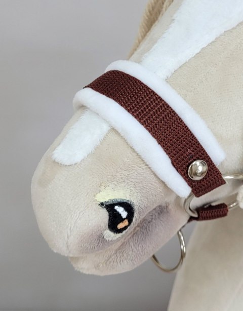 Kantar regulowany dla konia Hobby Horse A3 brązowy białym futerkiem Kantar regulowany dla konia Hobby Horse A3 brązowy białym futerkiem