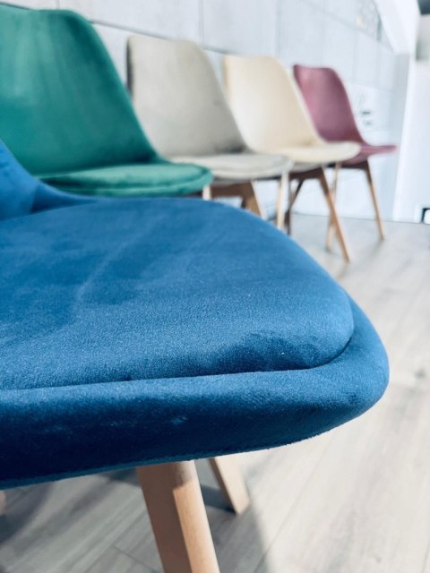 Krzesło skandynawskie MONZA GRANDE BLUE VELVET II GATUNEK Krzesło skandynawskie MONZA GRANDE BLUE VELVET II GATUNEK