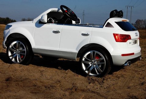 ORYGINALNE AUDI Q7 DWA SILNIKI, AMORTYZATORY PILOT, LICENCJA, 3 PRĘDKOŚCI ORYGINALNE AUDI Q7 DWA SILNIKI, AMORTYZATORY PILOT, LICENCJA, 3 PRĘDKOŚCI