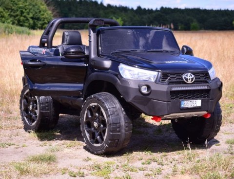 ORYGINALNA TOYOTA HILUX, 2X12V10AH W WALIZCE,MP4, LAKIER, FULL OPCJA 4X4 /DKHL850 ORYGINALNA TOYOTA HILUX, 2X12V10AH W WALIZCE,MP4, LAKIER, FULL OPCJA 4X4 /DKHL850