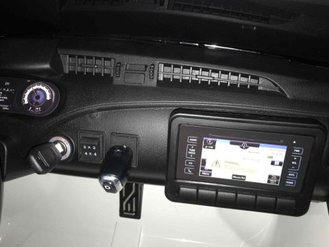 ORYGINALNA TOYOTA HILUX, 2X12V10AH W WALIZCE, PANEL SPORT, RADIO FM 4X4/DKHL850 ORYGINALNA TOYOTA HILUX, 2X12V10AH W WALIZCE, PANEL SPORT, RADIO FM 4X4/DKHL850