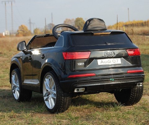 ORYGINALNE AUDI Q7 DWA SILNIKI, AMORTYZATORY, PILOT, MIĘKKIE KOŁA, PRAWDZIWE RADIO ORYGINALNE AUDI Q7 DWA SILNIKI, AMORTYZATORY, PILOT, MIĘKKIE KOŁA, PRAWDZIWE RADIO
