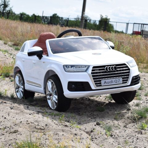 ORYGINALNE AUDI Q7 DWA SILNIKI, AMORTYZATORY, PILOT, MIĘKKIE KOŁA, PRAWDZIWE RADIO ORYGINALNE AUDI Q7 DWA SILNIKI, AMORTYZATORY, PILOT, MIĘKKIE KOŁA, PRAWDZIWE RADIO