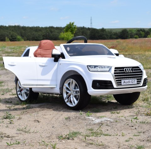 ORYGINALNE AUDI Q7 DWA SILNIKI, AMORTYZATORY, PILOT, MIĘKKIE KOŁA, PRAWDZIWE RADIO ORYGINALNE AUDI Q7 DWA SILNIKI, AMORTYZATORY, PILOT, MIĘKKIE KOŁA, PRAWDZIWE RADIO