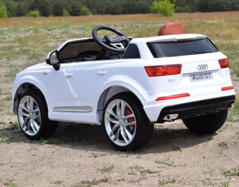 ORYGINALNE AUDI Q7 DWA SILNIKI, AMORTYZATORY, PILOT, MIĘKKIE KOŁA, PRAWDZIWE RADIO ORYGINALNE AUDI Q7 DWA SILNIKI, AMORTYZATORY, PILOT, MIĘKKIE KOŁA, PRAWDZIWE RADIO