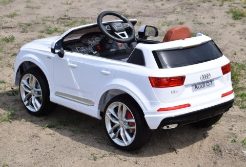 ORYGINALNE AUDI Q7 DWA SILNIKI, AMORTYZATORY, PILOT, MIĘKKIE KOŁA, PRAWDZIWE RADIO ORYGINALNE AUDI Q7 DWA SILNIKI, AMORTYZATORY, PILOT, MIĘKKIE KOŁA, PRAWDZIWE RADIO