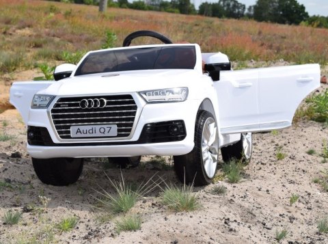 ORYGINALNE AUDI Q7 DWA SILNIKI, AMORTYZATORY, PILOT, MIĘKKIE KOŁA, PRAWDZIWE RADIO ORYGINALNE AUDI Q7 DWA SILNIKI, AMORTYZATORY, PILOT, MIĘKKIE KOŁA, PRAWDZIWE RADIO