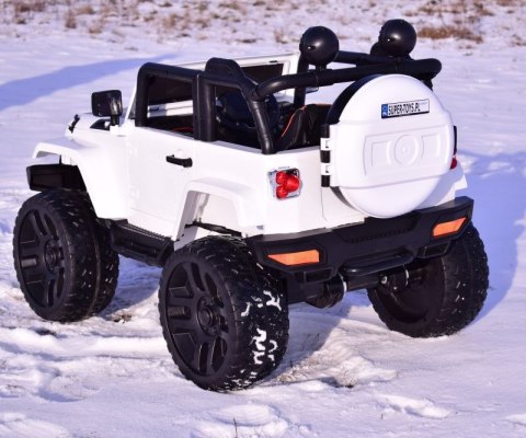 MEGA JEEP 4X4, MIĘKKIE KOŁA, MIĘKKIE SIEDZENIE, FUNKCJA BUJANIA SUPER HIT/LT828 MEGA JEEP 4X4, MIĘKKIE KOŁA, MIĘKKIE SIEDZENIE, FUNKCJA BUJANIA SUPER HIT/LT828