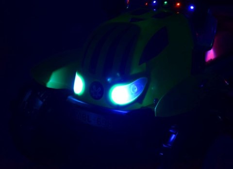 TRAKTOR NA AKUMULATOR Z PRZYCZEPĄ, MIĘKKIE SIEDZENIE,/698 TRAKTOR NA AKUMULATOR Z PRZYCZEPĄ, MIĘKKIE SIEDZENIE,/698