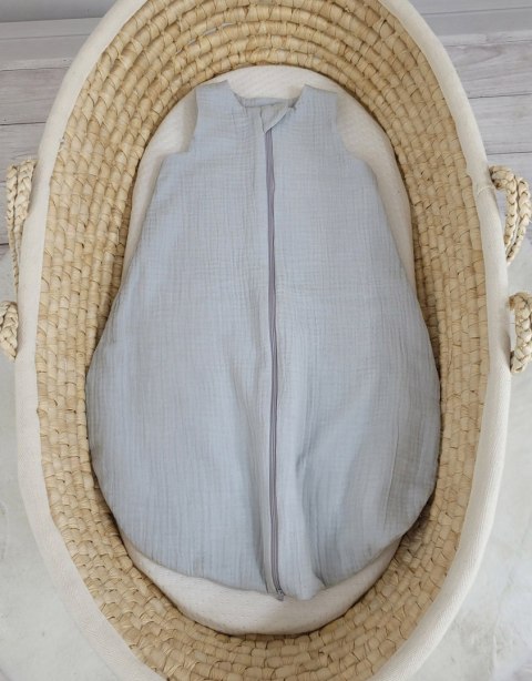 Muślinowy śpiworek dla dzieci zaokrąglony NEWBORN 0-6 mcy TOG 1.0 - szary Muślinowy śpiworek dla dzieci zaokrąglony NEWBORN 0-6 mcy TOG 1.0 - szary
