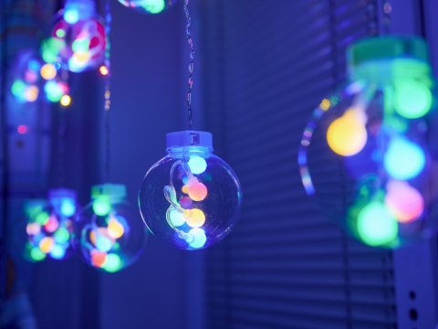 Lampki LED kurtyna kule wiszące 3m 108LED multikolor ze złączem 8 trybów świecenia Lampki LED kurtyna kule wiszące 3m 108LED multikolor ze złączem 8 trybów świecenia