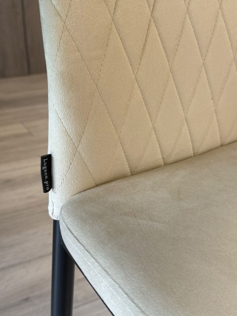 Krzesło tapicerowane VALVA CARO VELVET BEIGE Krzesło tapicerowane VALVA CARO VELVET BEIGE