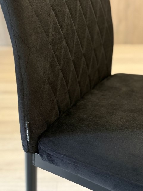 Krzesło tapicerowane zestaw 4x VALVA CARO VELVET BLACK Krzesło tapicerowane zestaw 4x VALVA CARO VELVET BLACK