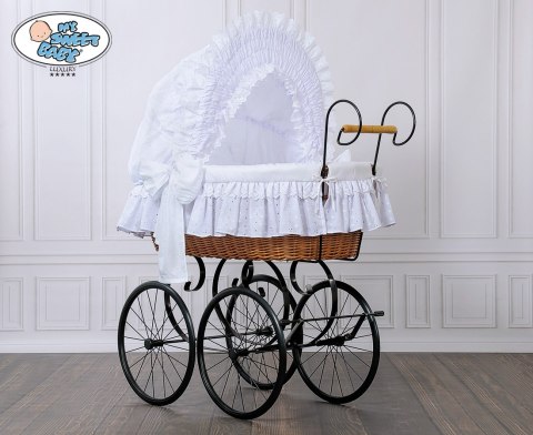 Kosz Mojżesza Retro Charlotte - naturalny + biała haftowana pościel z białą haftowaną koronką Kosz Mojżesza Retro Charlotte - naturalny + biała haftowana pościel z białą haftowaną koronką