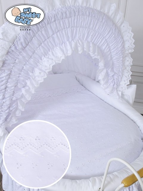 Kosz Mojżesza Retro Charlotte - biały + biała haftowana pościel z białą haftowaną koronką Kosz Mojżesza Retro Charlotte - biały + biała haftowana pościel z białą haftowaną koronką