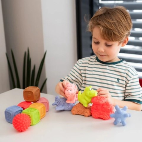 Duży zestaw zabawek sensorycznych z pojazdami - 14 el. Duży zestaw zabawek sensorycznych z pojazdami - 14 el.