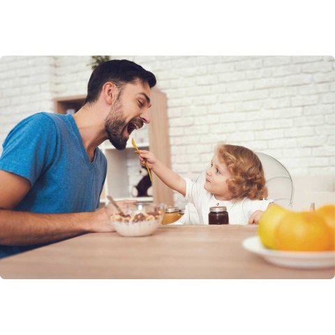 Krzesełko do karmienia ze stolikiem + śliniaczek Milo Ricokids szary Krzesełko do karmienia ze stolikiem + śliniaczek Milo Ricokids szary