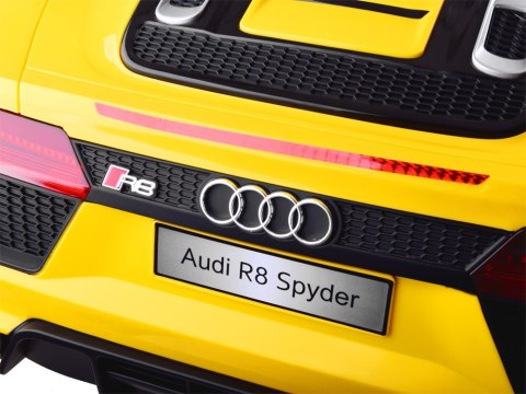 Autko na akumulator AUDI R8 Spyder + pilot PA0182 Autko na akumulator AUDI R8 Spyder + pilot PA0182