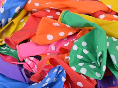 Kolorowe Balony w białe kropki zestaw 100 sztuk ZA5568 Kolorowe Balony w białe kropki zestaw 100 sztuk ZA5568