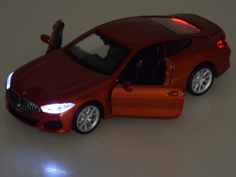 Metalowe auto model 1:35 BMW M850i Coupe światło dźwięk ZA4612 Metalowe auto model 1:35 BMW M850i Coupe światło dźwięk ZA4612