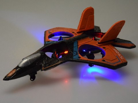 Zdalnie sterowany Podniebny Myśliwiec Trick Fighter Akrobacje 360st RC0701 Zdalnie sterowany Podniebny Myśliwiec Trick Fighter Akrobacje 360st RC0701