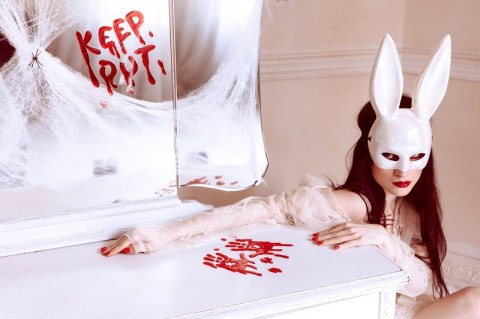 Maska Królik Biała Opalizująca 16.5x34 cm