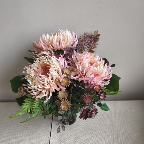 Bukiet flakon stroik na cmentarz kompozycja kwiatowa na wszystkich świętych