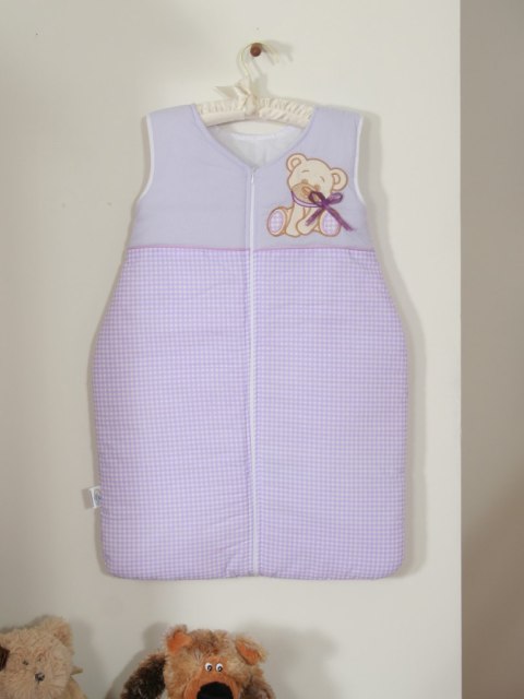 Śpiworek dla dzieci bawełniany M 6-12 mcy TOG 2.5 całoroczny ocieplany Miś z kokardką fioletowy Śpiworek dla dzieci bawełniany M 6-12 mcy TOG 2.5 całoroczny ocieplany Miś z kokardką fioletowy