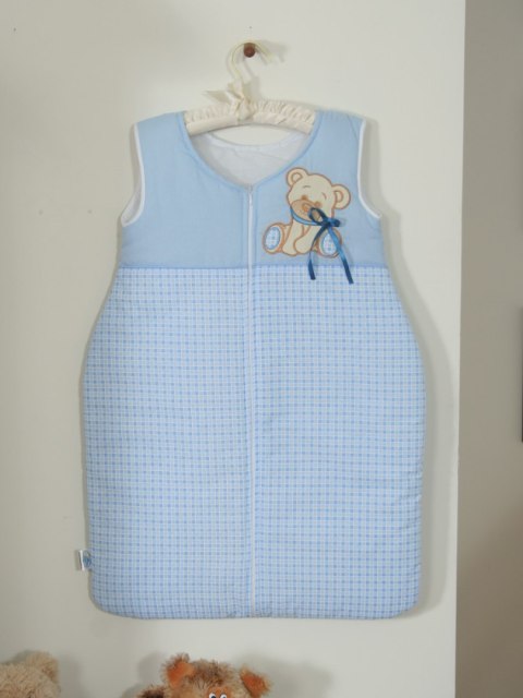 Śpiworek dla dzieci bawełniany M 6-12 mcy TOG 2.5 całoroczny ocieplany Miś z kokardką niebieski Śpiworek dla dzieci bawełniany M 6-12 mcy TOG 2.5 całoroczny ocieplany Miś z kokardką niebieski