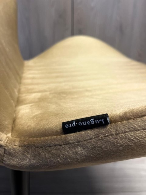 Krzesło tapicerowane MONTI VELVET SAND