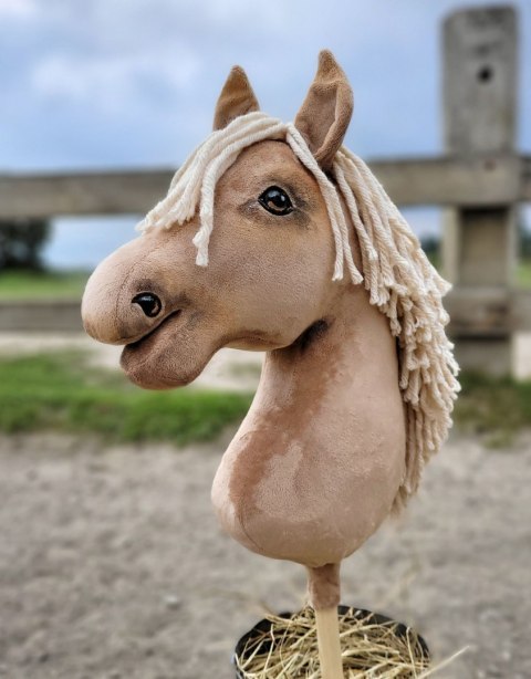 Hobby Horse Duży koń na kiju Premium - izabelowaty A3 Hobby Horse Duży koń na kiju Premium - izabelowaty A3