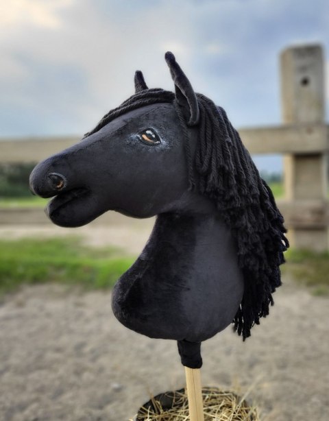 Hobby Horse Duży koń na kiju Premium - kary A3 Hobby Horse Duży koń na kiju Premium - kary A3